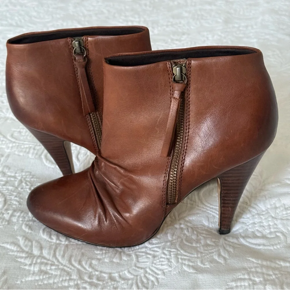 ALDO Cleophilia Brown Leather Ruched Ankle Bootie Boots size 8.5